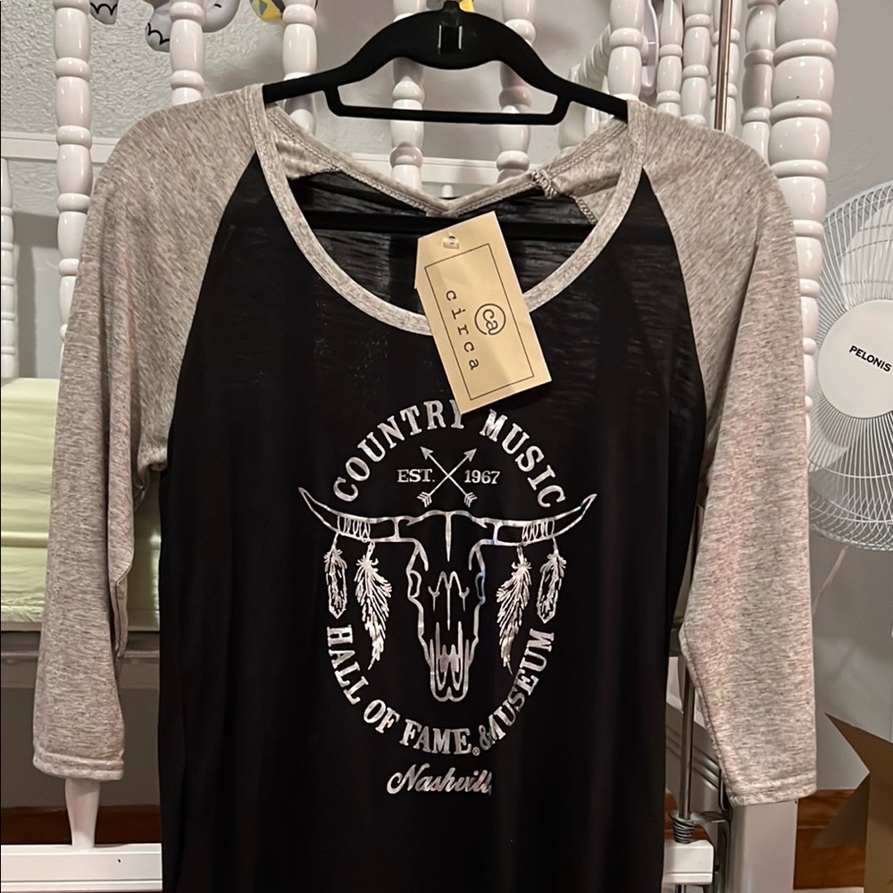 Black quarter length Sleeve Tee with Graphic Design